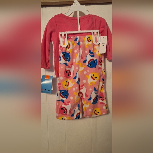 Nickelodeon Baby Shark Infant Girls Pajamas Sz 18 months Pink Sleepwear - Picture 5 of 5